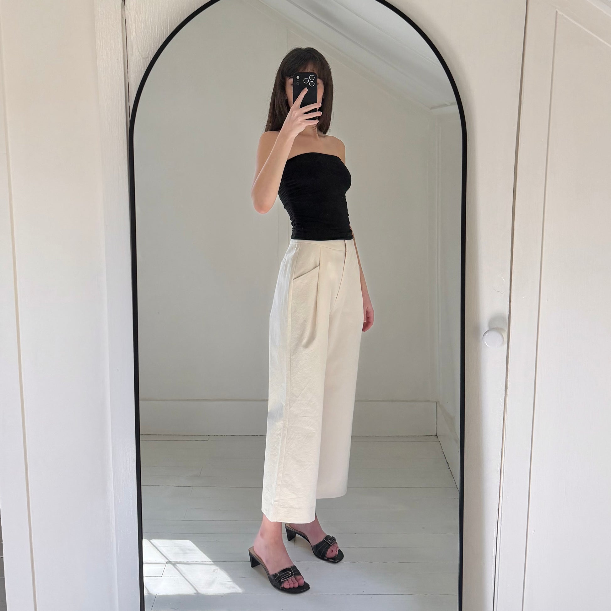 Something To Hold Caravan Wide Leg Cropped Trousers in Natural NWT Size S