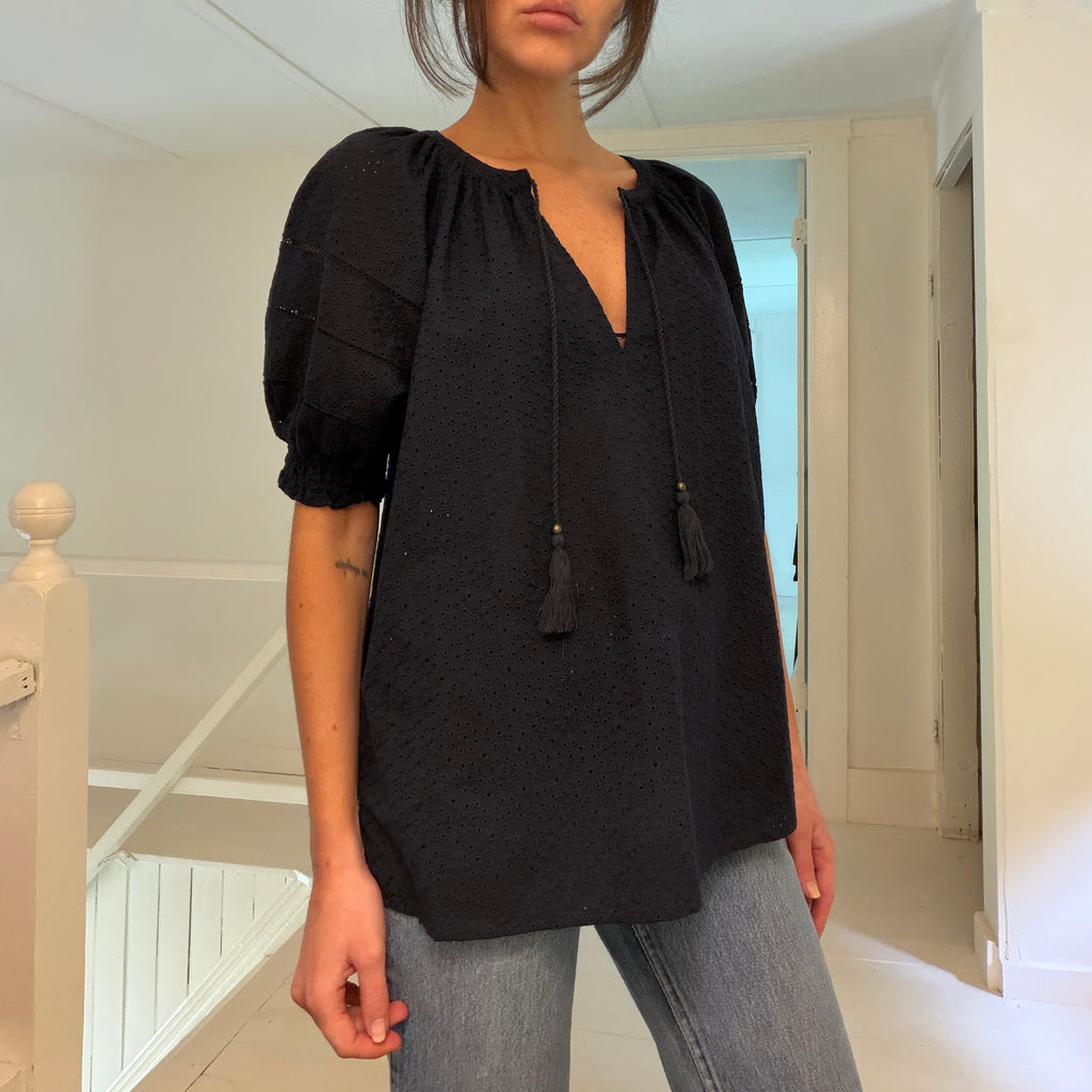 Sundays Colette Anglaise Puff Sleeve Tie Neck Blouse NWOT Size 0