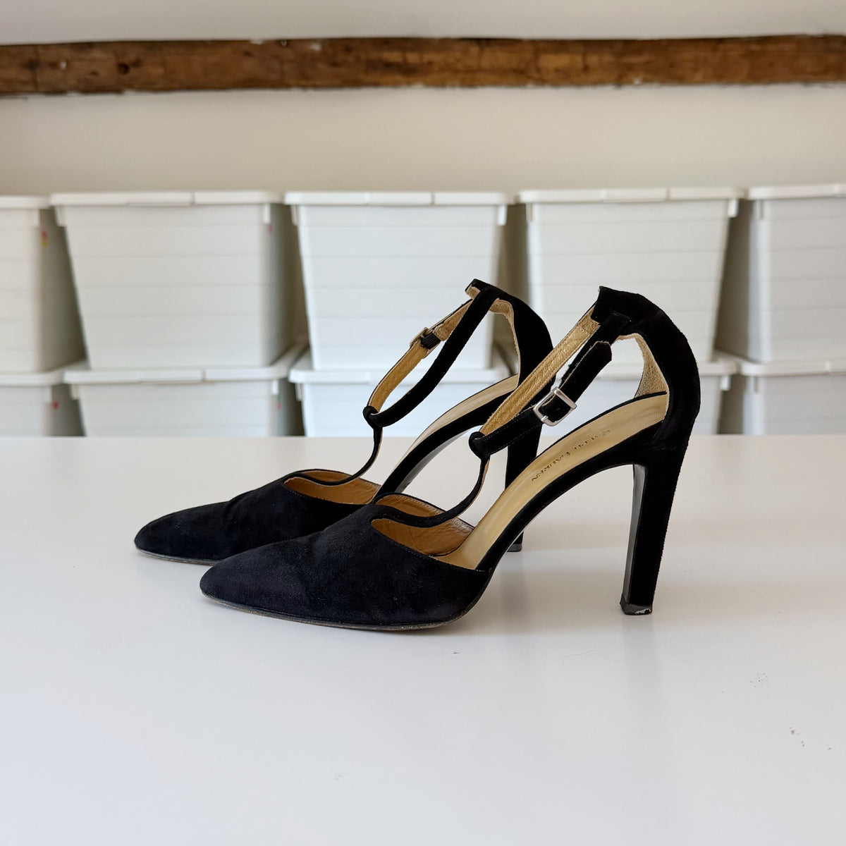 Ralph Lauren Suede Pointed Toe T-Strap Heels Black Size 7