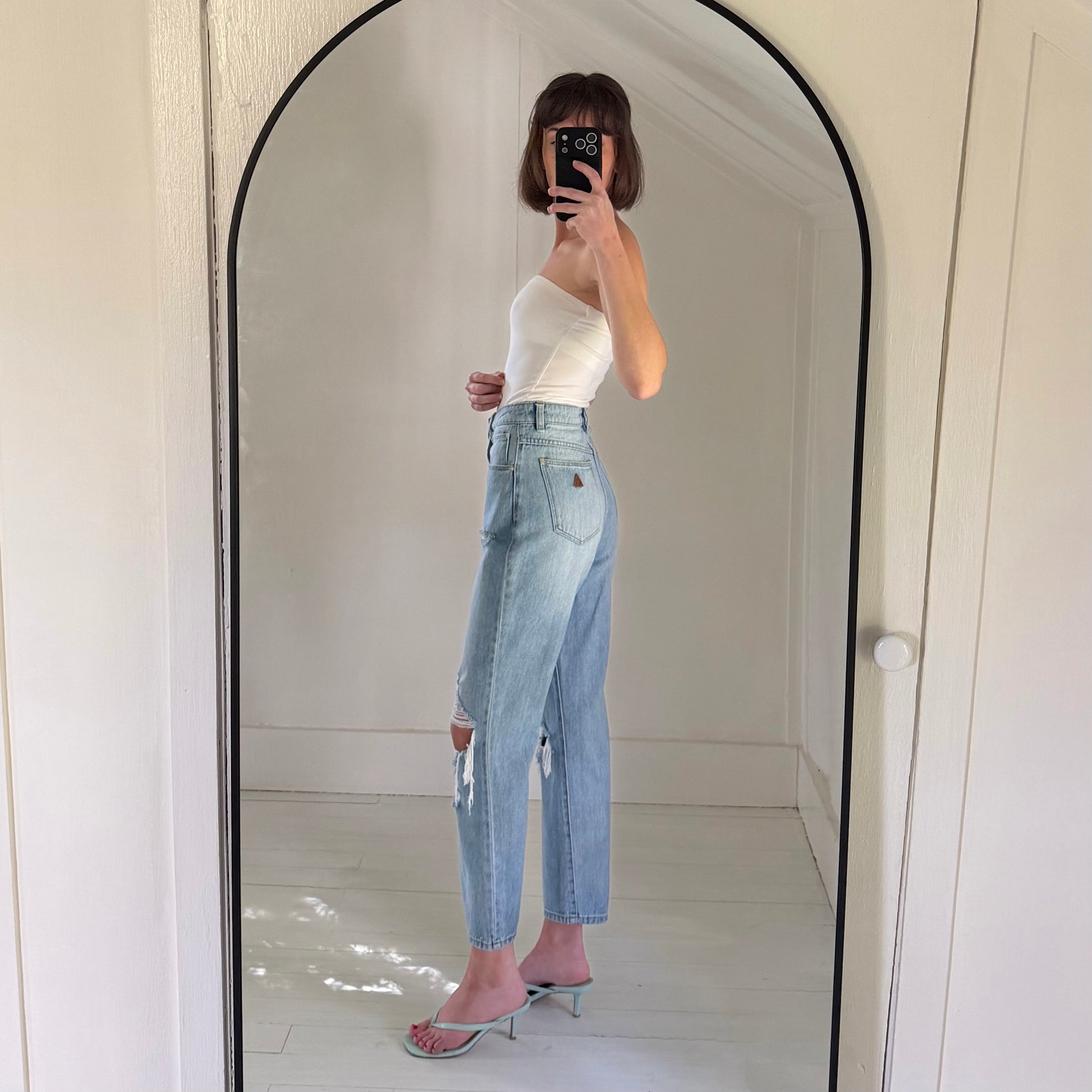 Abrand A ‘94 High Slim Distressed Straight Leg Jeans Wildlife Size AU 8/26