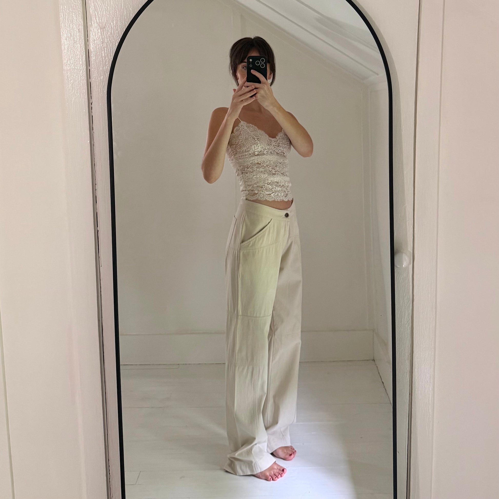Artless Forever Paneled Straight Leg Cargo Pants in Cream Size S
