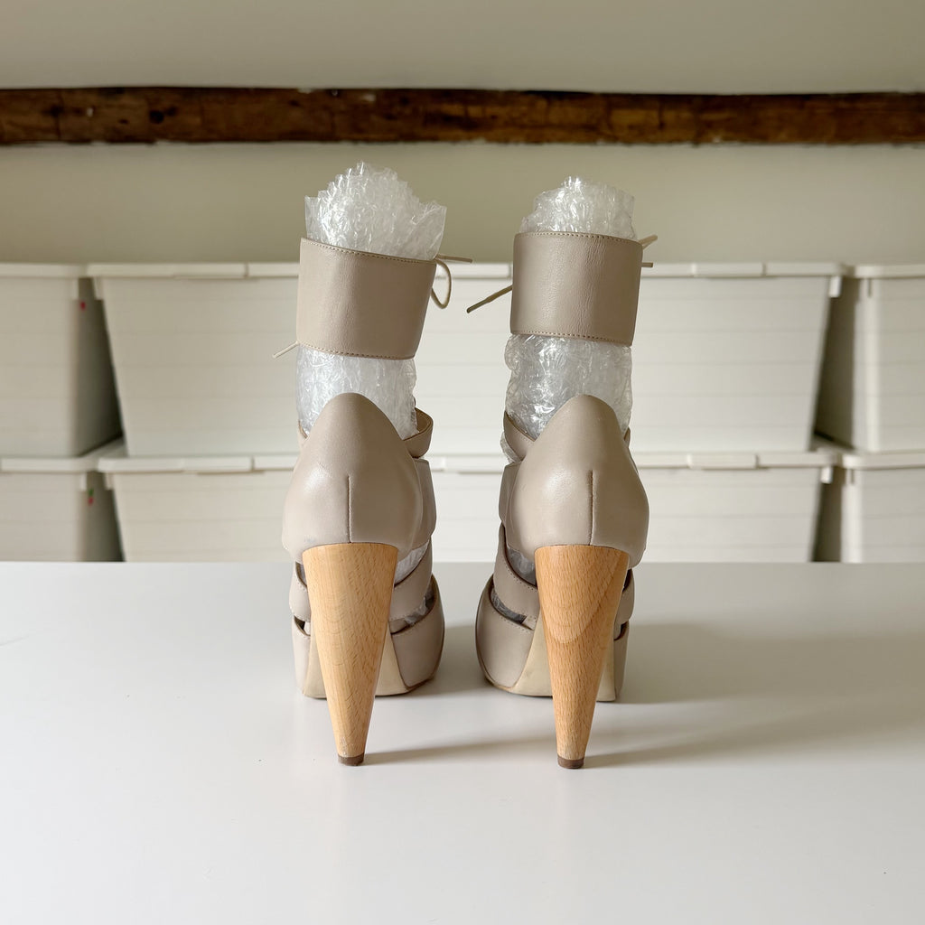 Kathryn Amberleigh Leather Cut Out Lace Up Platform Heels Size 6.5