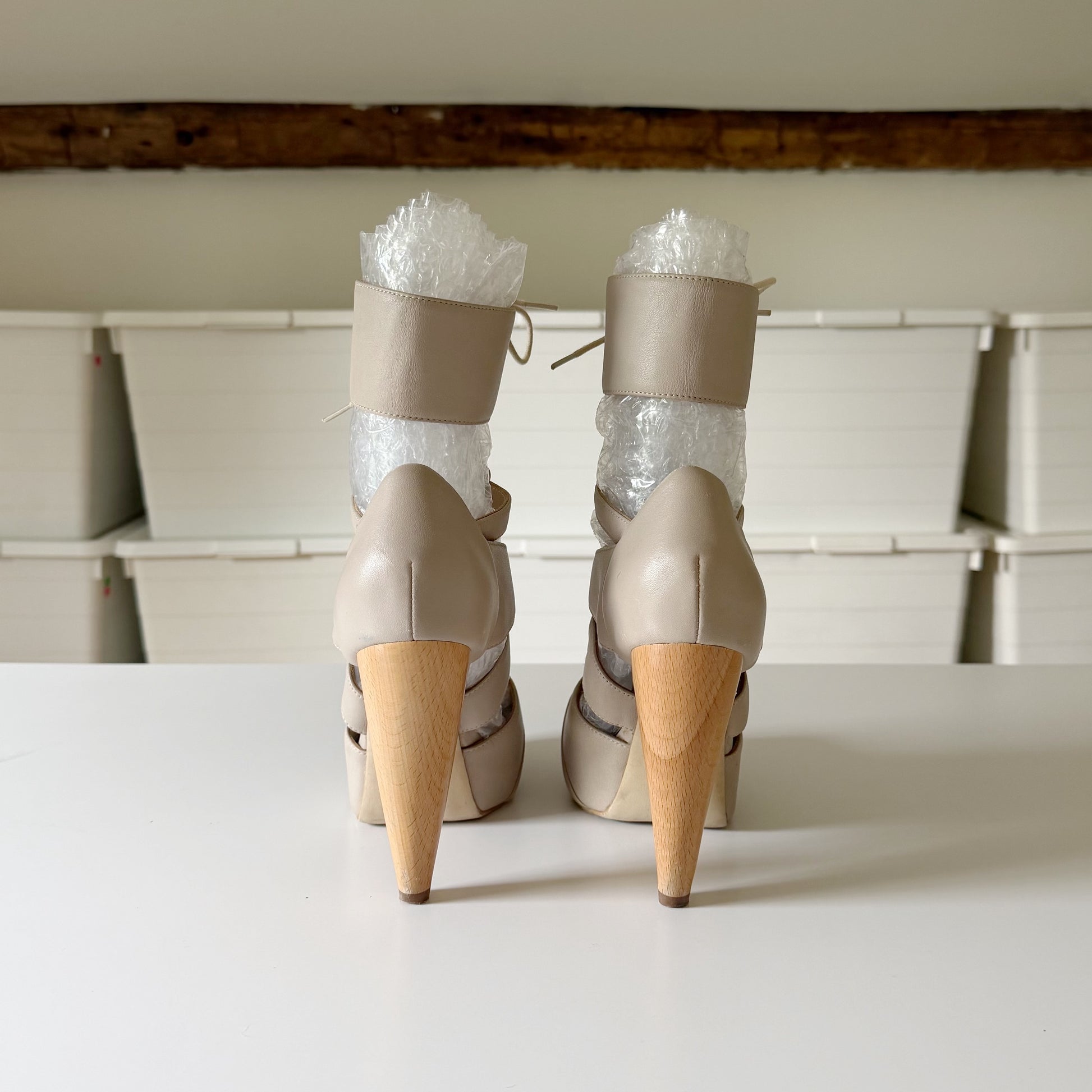 Kathryn Amberleigh Leather Cut Out Lace Up Platform Heels Size 6.5
