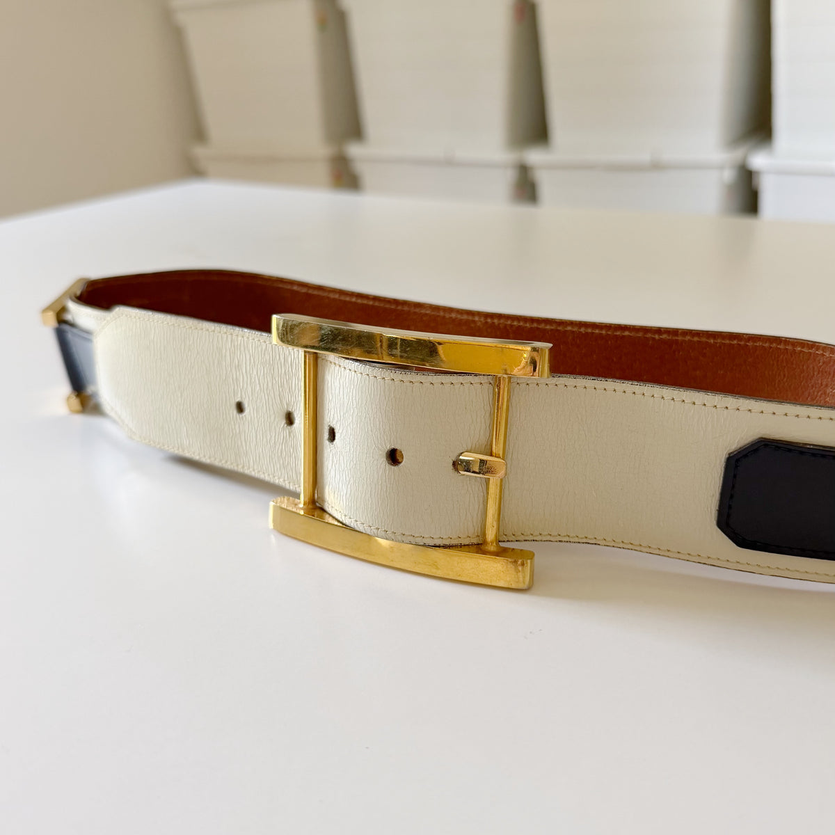 Saks Fifth Avenue Vintage 80s Leather Gold Buckle Waist Belt White/Black Size S