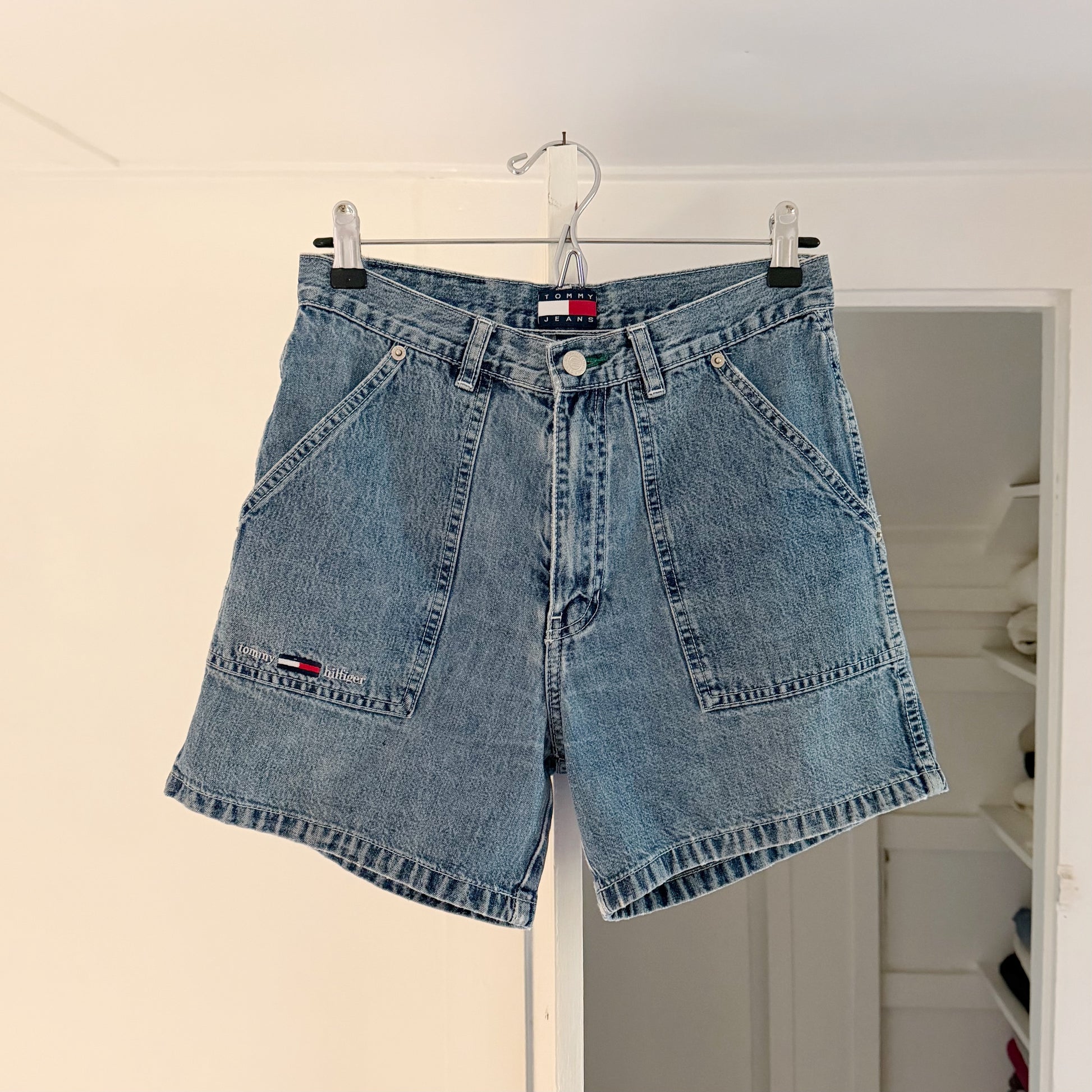 Tommy Jeans / Tommy Hilfiger Vintage Y2K Buckle Back Jean Shorts Size 5