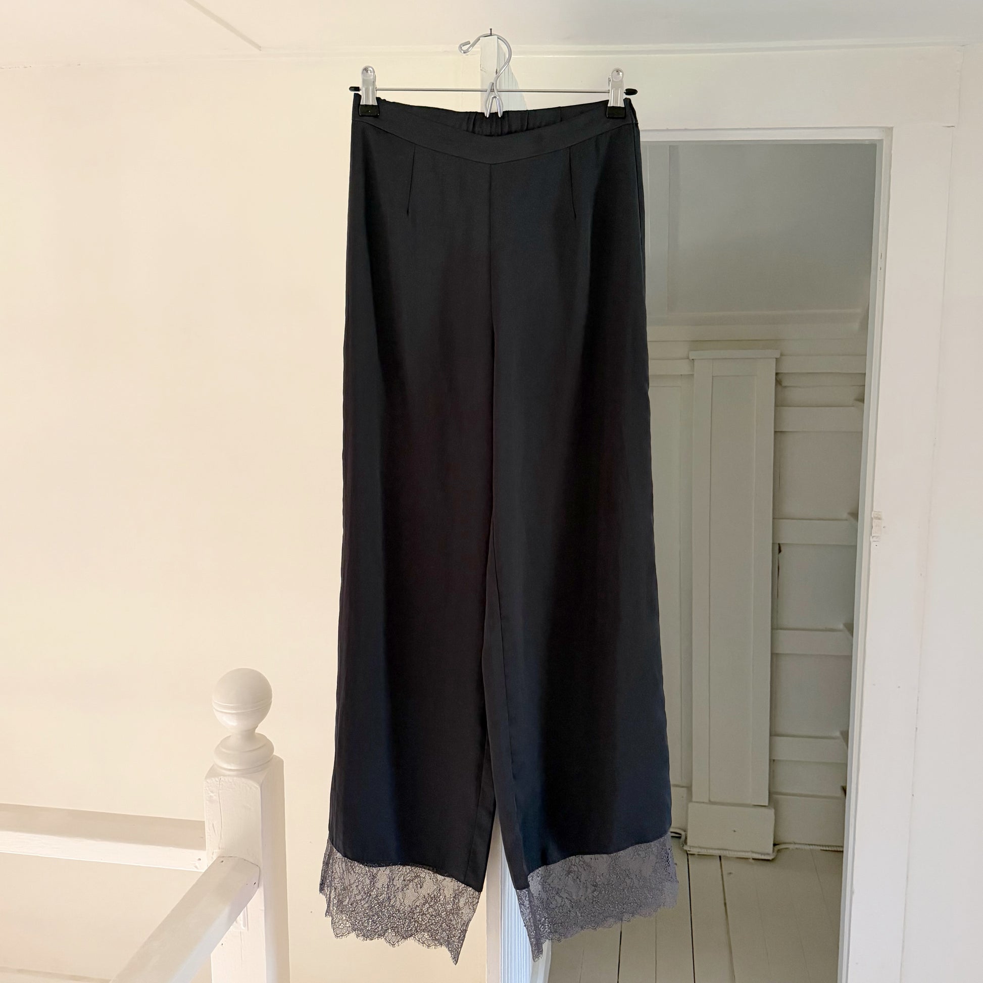 Victoria's Secret Chantilly Lace Hem Satin Straight Leg Pants Size XS