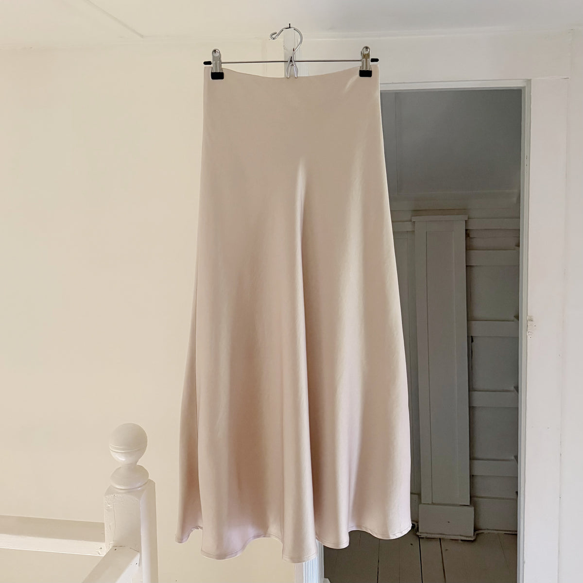 Neroli 36 Satin A-Line Midi Skirt Size 1 Cream