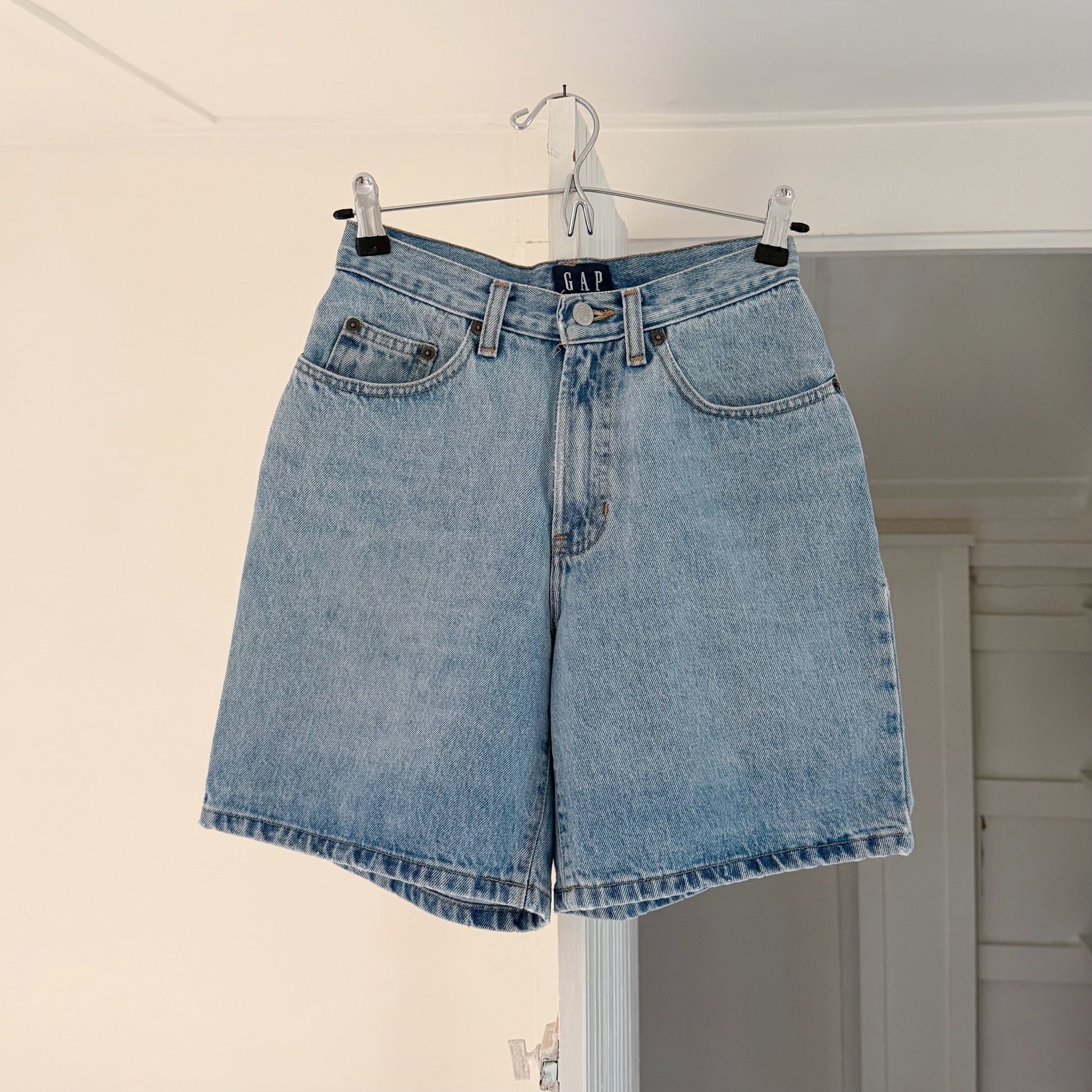 Gap Vintage 90s Classic Fit Jean Shorts Size 2