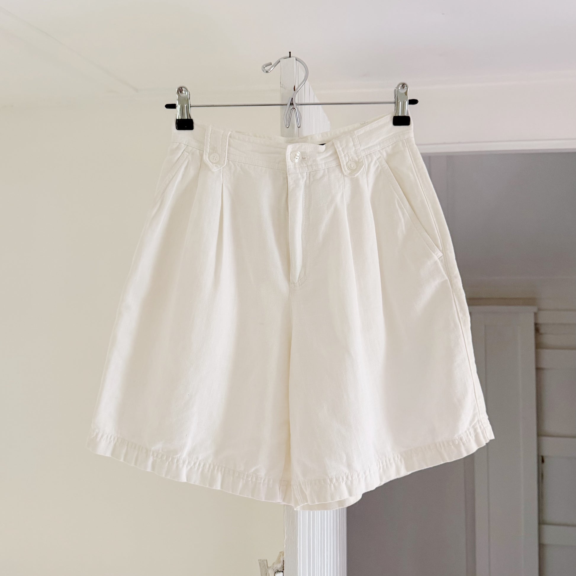 LizSport Vintage 90s Linen Pleated Bermuda Shorts