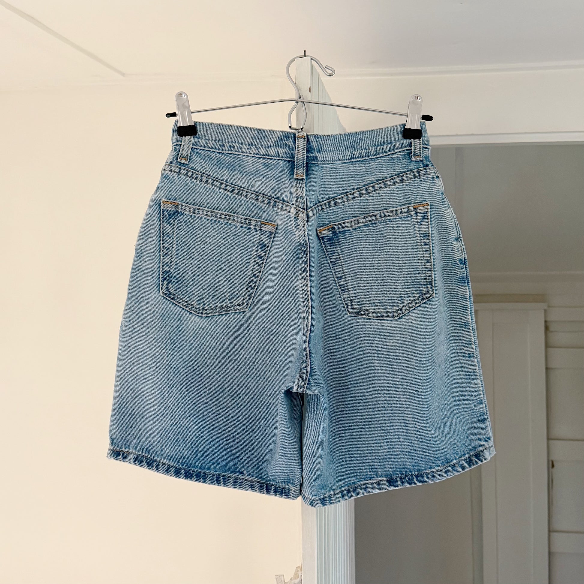 Gap Vintage 90s Classic Fit Jean Shorts Size 2
