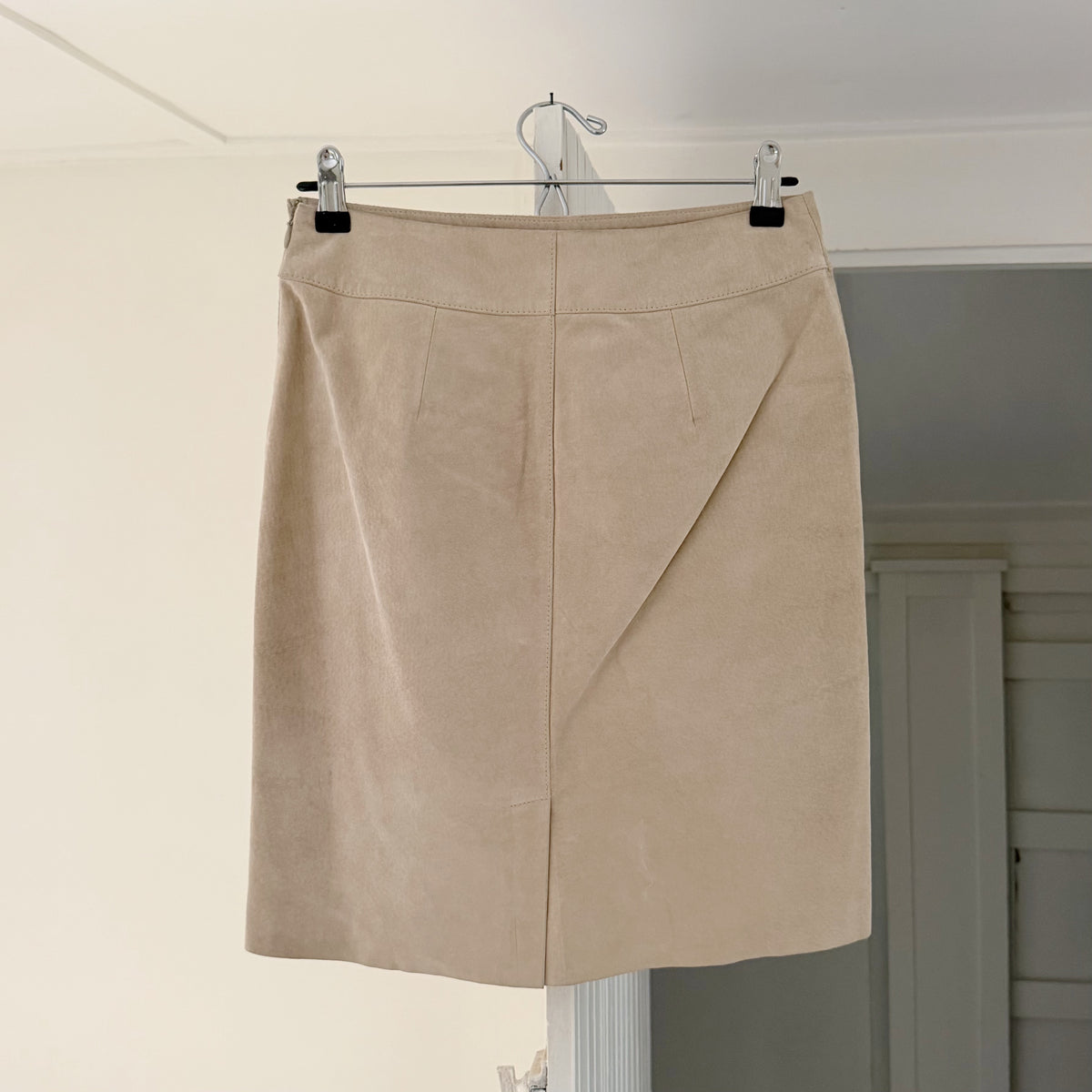 Express World Brand Vintage 90s Suede Leather Mini Pencil Skirt Size 1/2 Beige