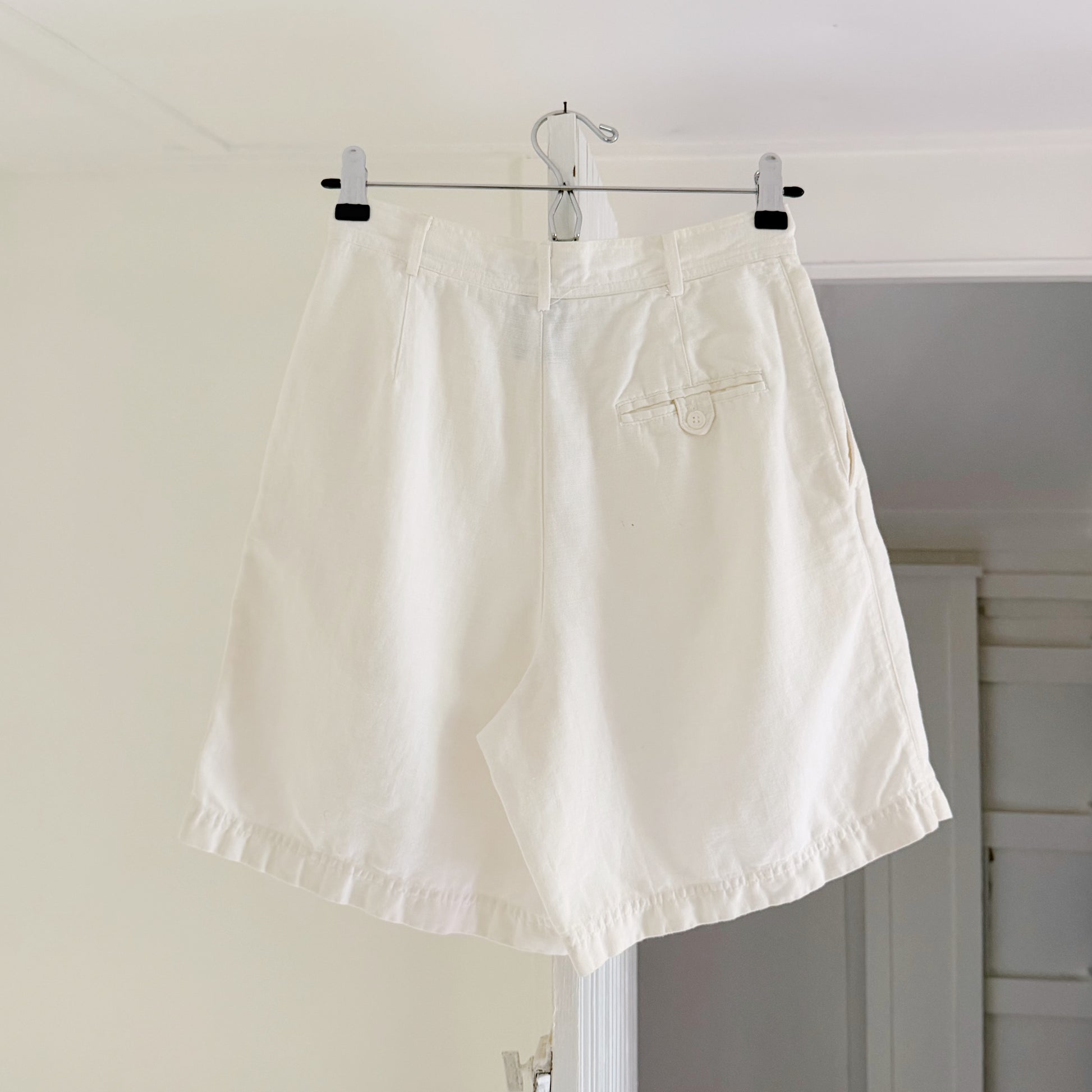 LizSport Vintage 90s Linen Pleated Bermuda Shorts