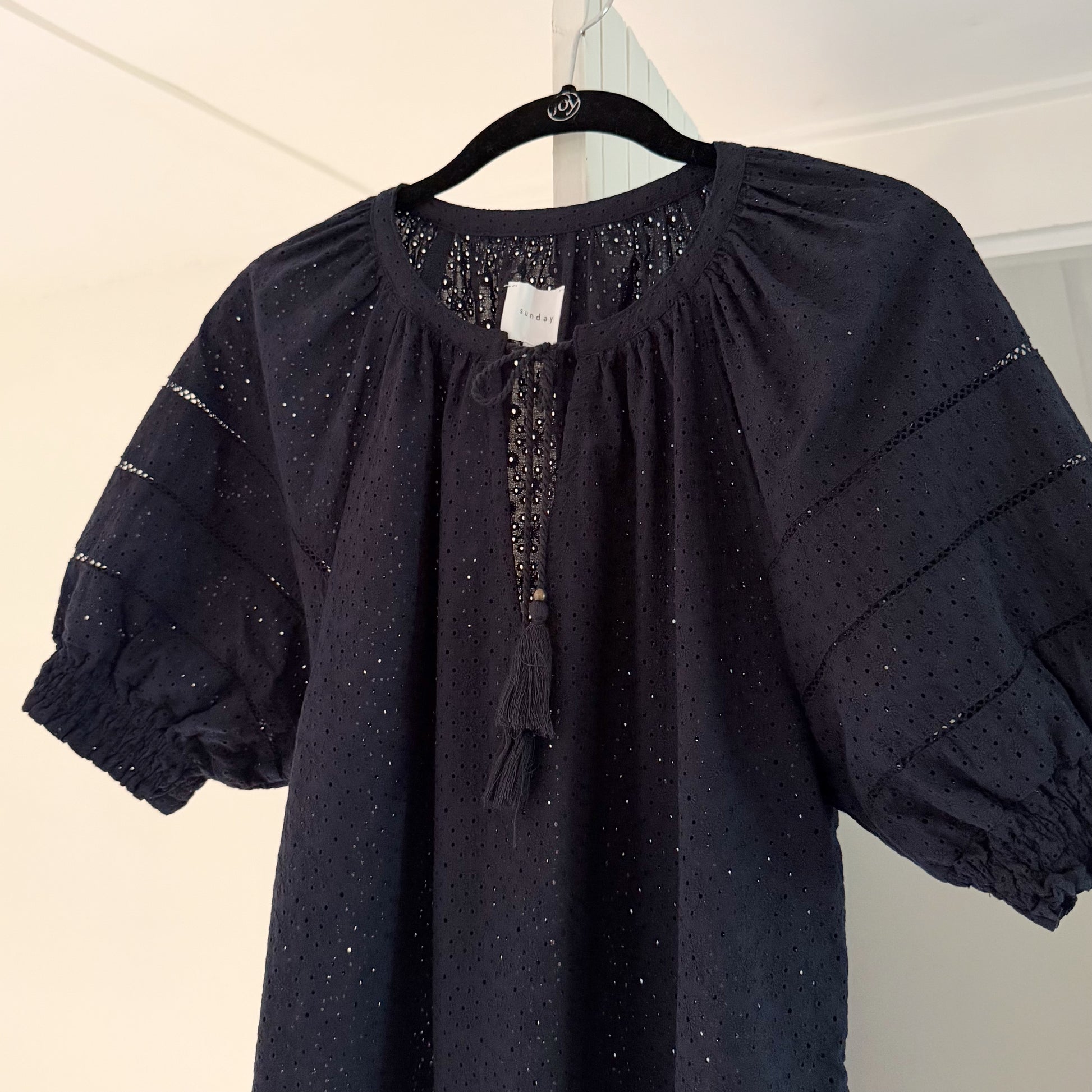 Sundays Colette Anglaise Puff Sleeve Tie Neck Blouse NWOT Size 0