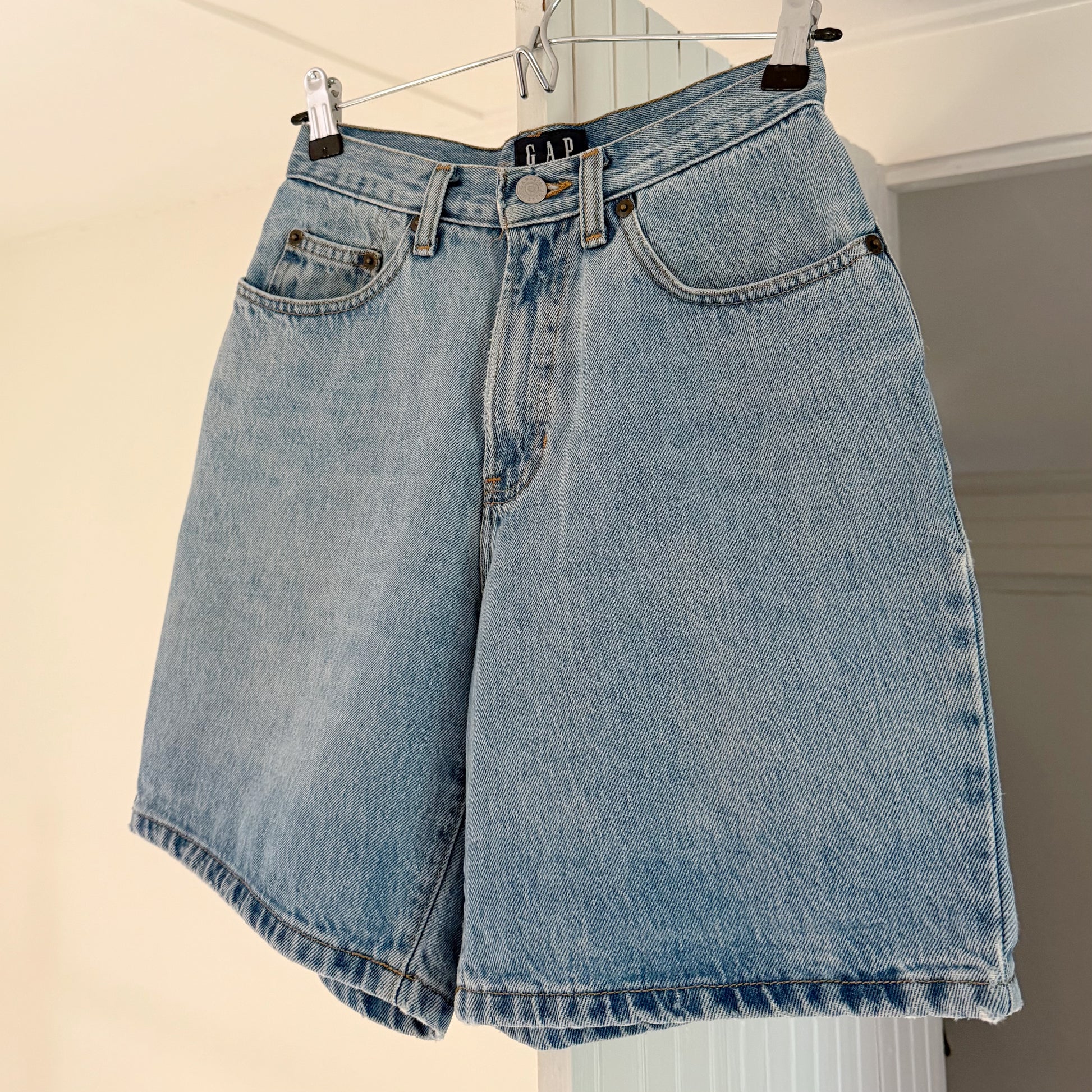 Gap Vintage 90s Classic Fit Jean Shorts Size 2