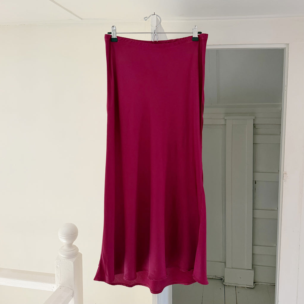 Michael Stars Drea Satin Bias Cut Midi Skirt in Pinot Size M