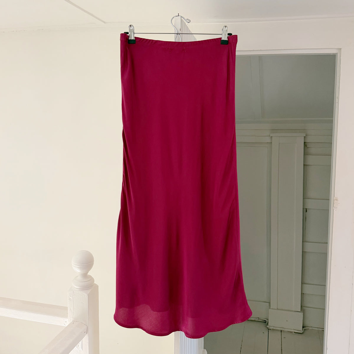 Michael Stars Drea Satin Bias Cut Midi Skirt in Pinot Size M