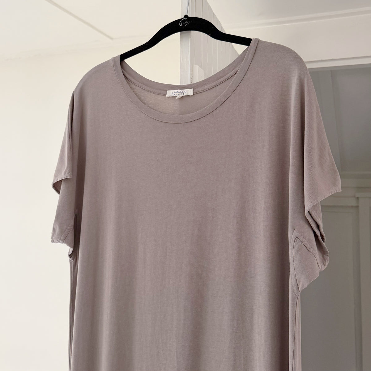 Calder Blake Suria Supima Midi T-Shirt Dress in Anthracite Size M