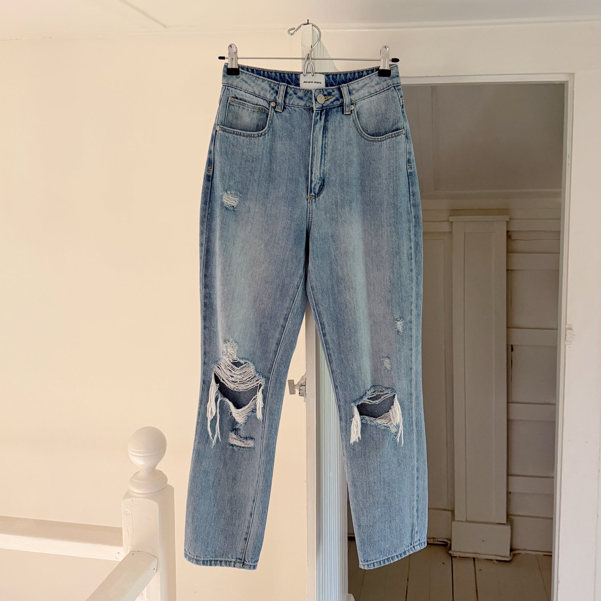 Abrand A ‘94 High Slim Distressed Straight Leg Jeans Wildlife Size AU 8/26