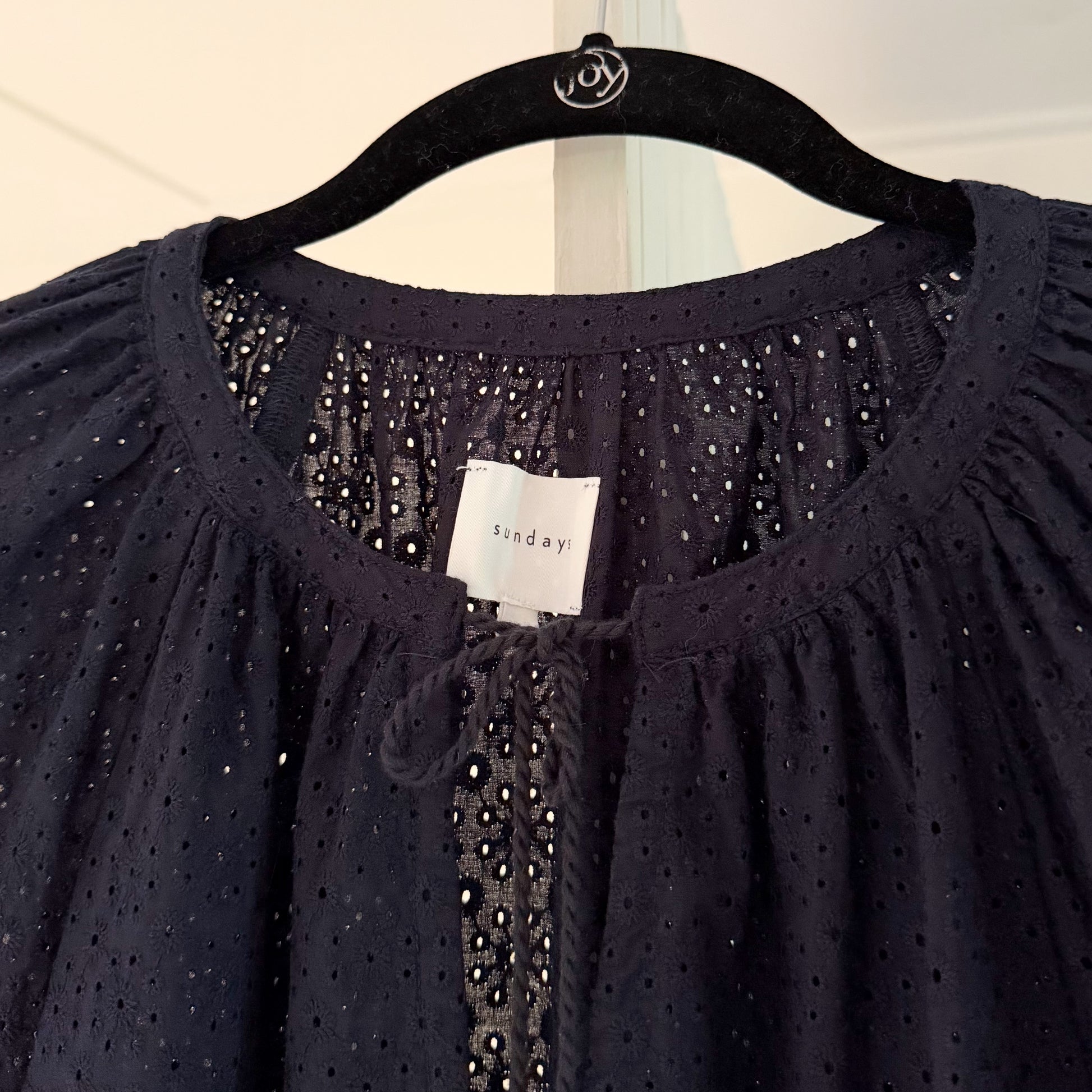 Sundays Colette Anglaise Puff Sleeve Tie Neck Blouse NWOT Size 0
