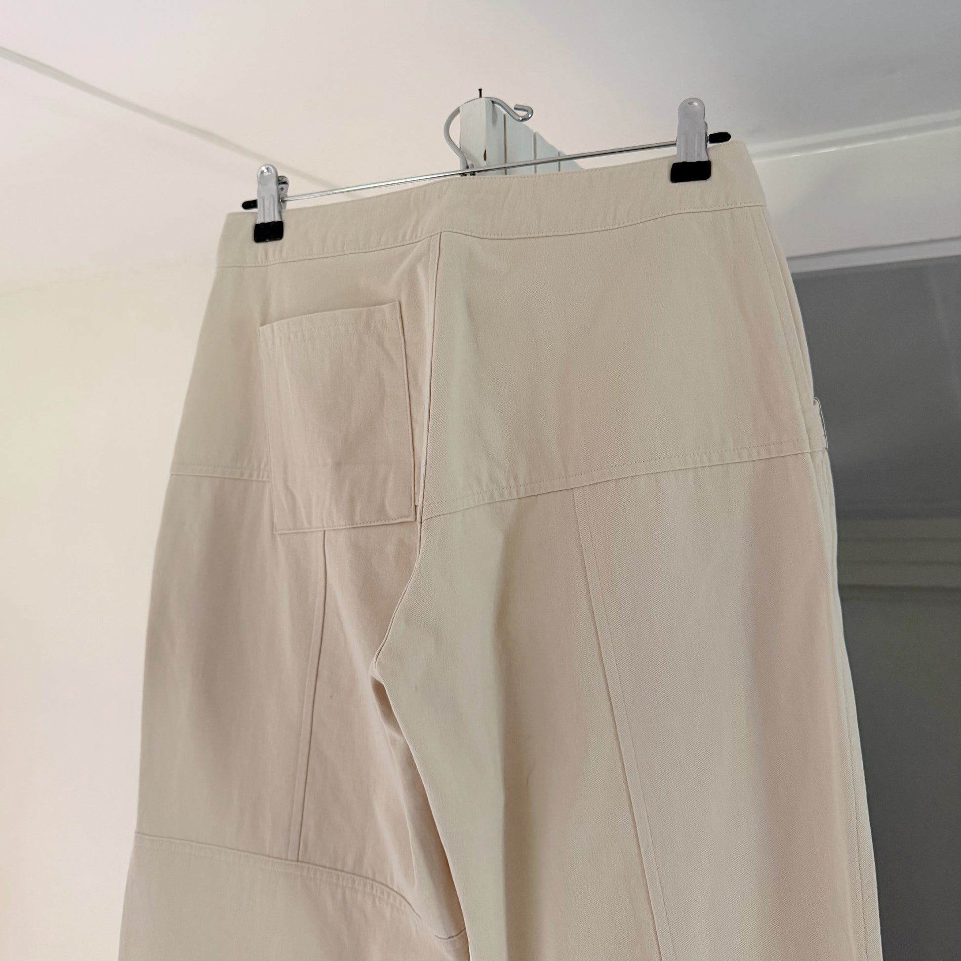 Artless Forever Paneled Straight Leg Cargo Pants in Cream Size S