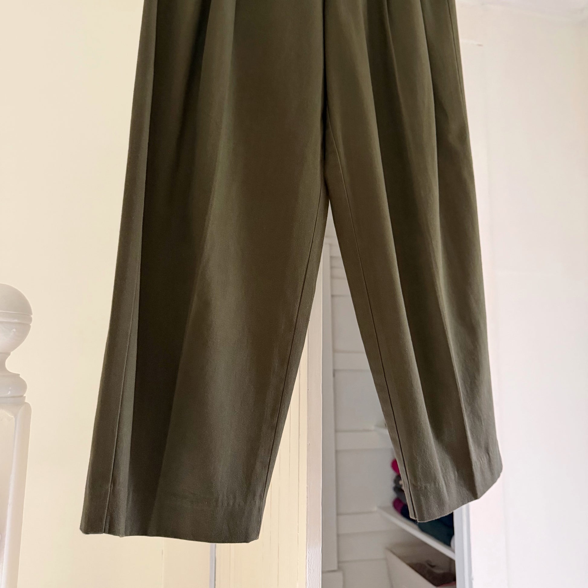 Banana Republic Wide Leg Pleated Trousers in Camo Green NWT Size 8P