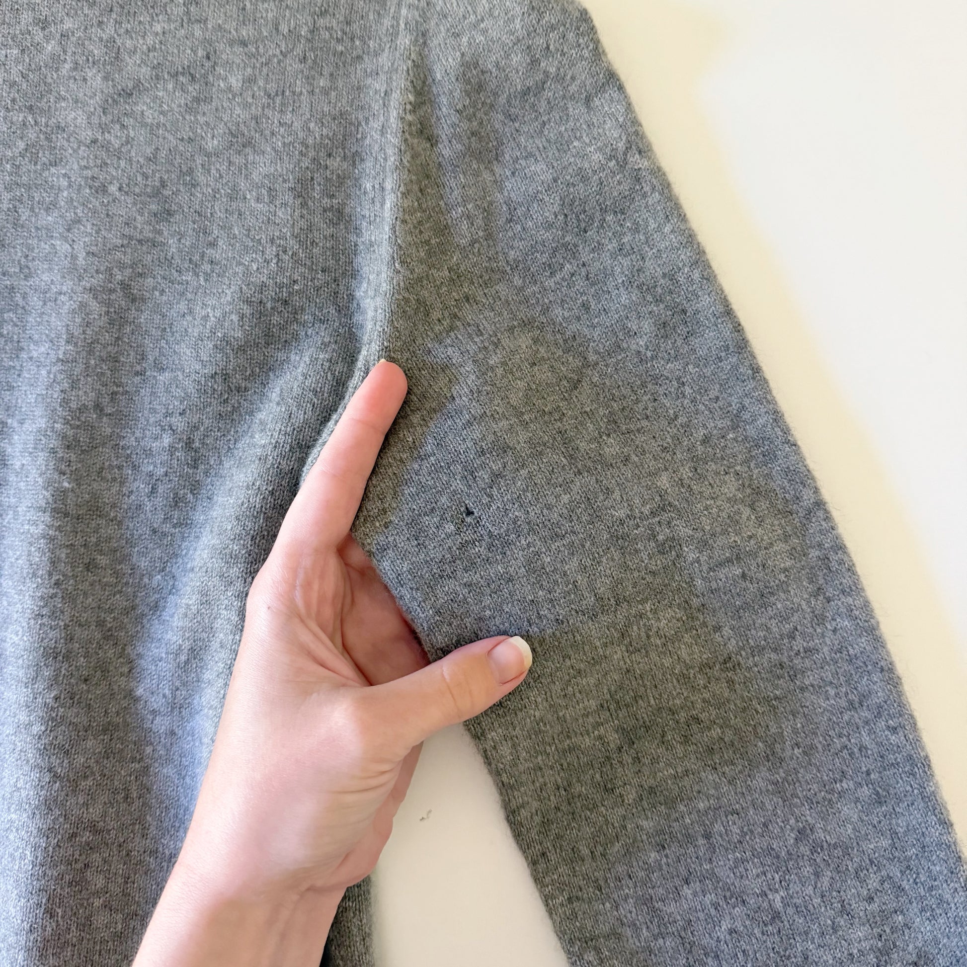 Bloomingdale's Vintage 90s Cashmere Crewneck Sweater Size S