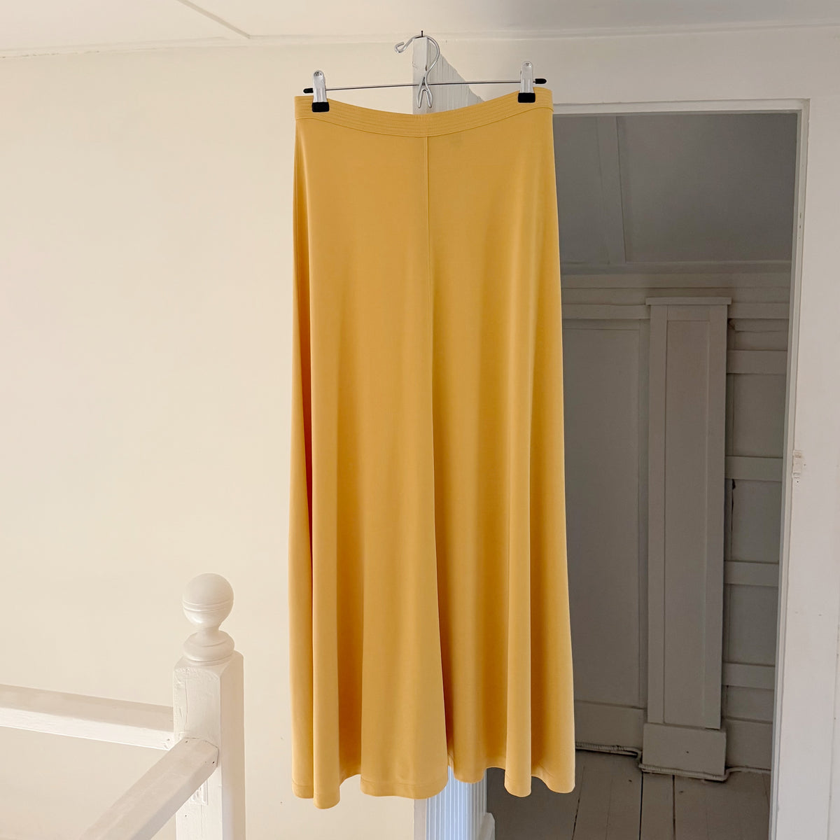 Toteme Fluid Jersey Midi Skirt in Cornsilk Size S
