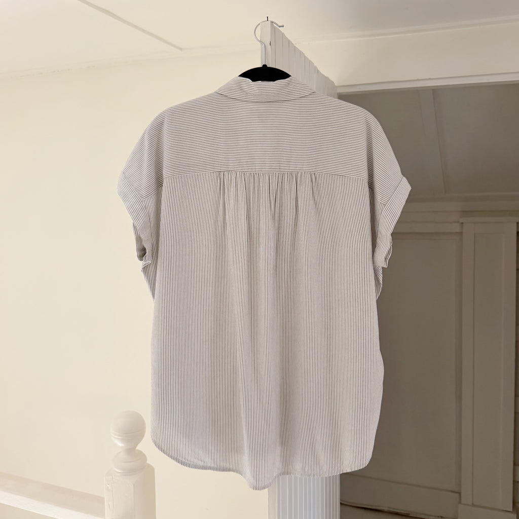 Madewell Button Down Central Shirt in White Wash Luis Stripe Size S