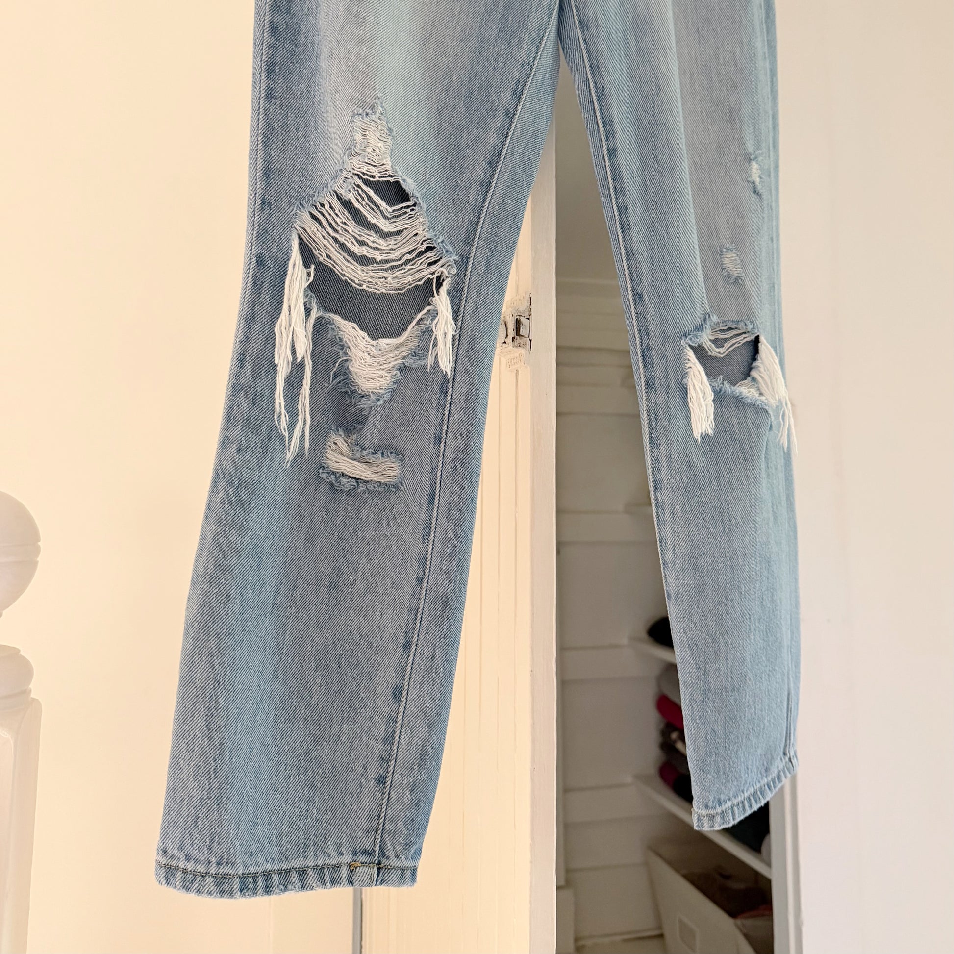 Abrand A ‘94 High Slim Distressed Straight Leg Jeans Wildlife Size AU 8/26