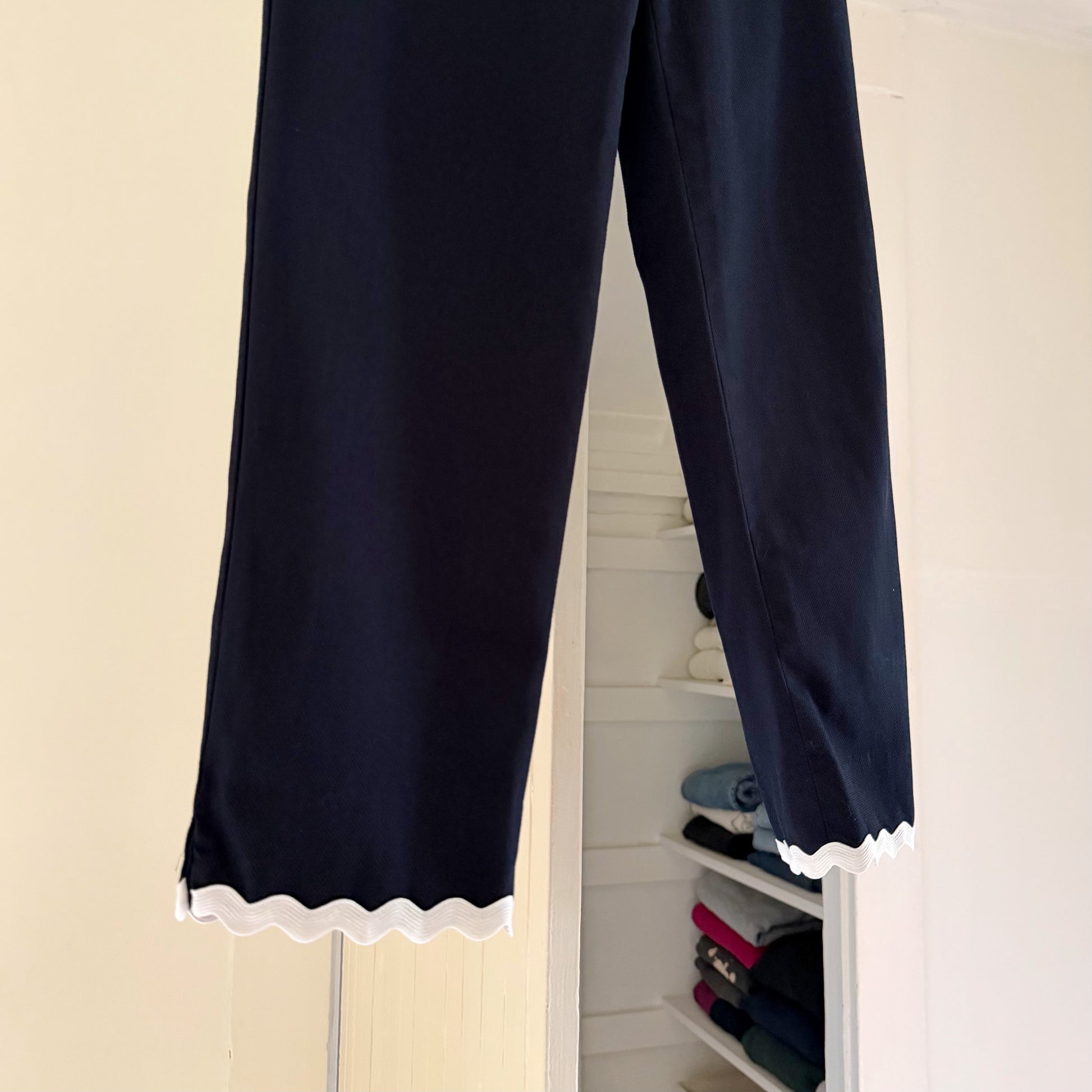 Talbots Slim Crop Capri Pants in Indigo Blue Size 2P