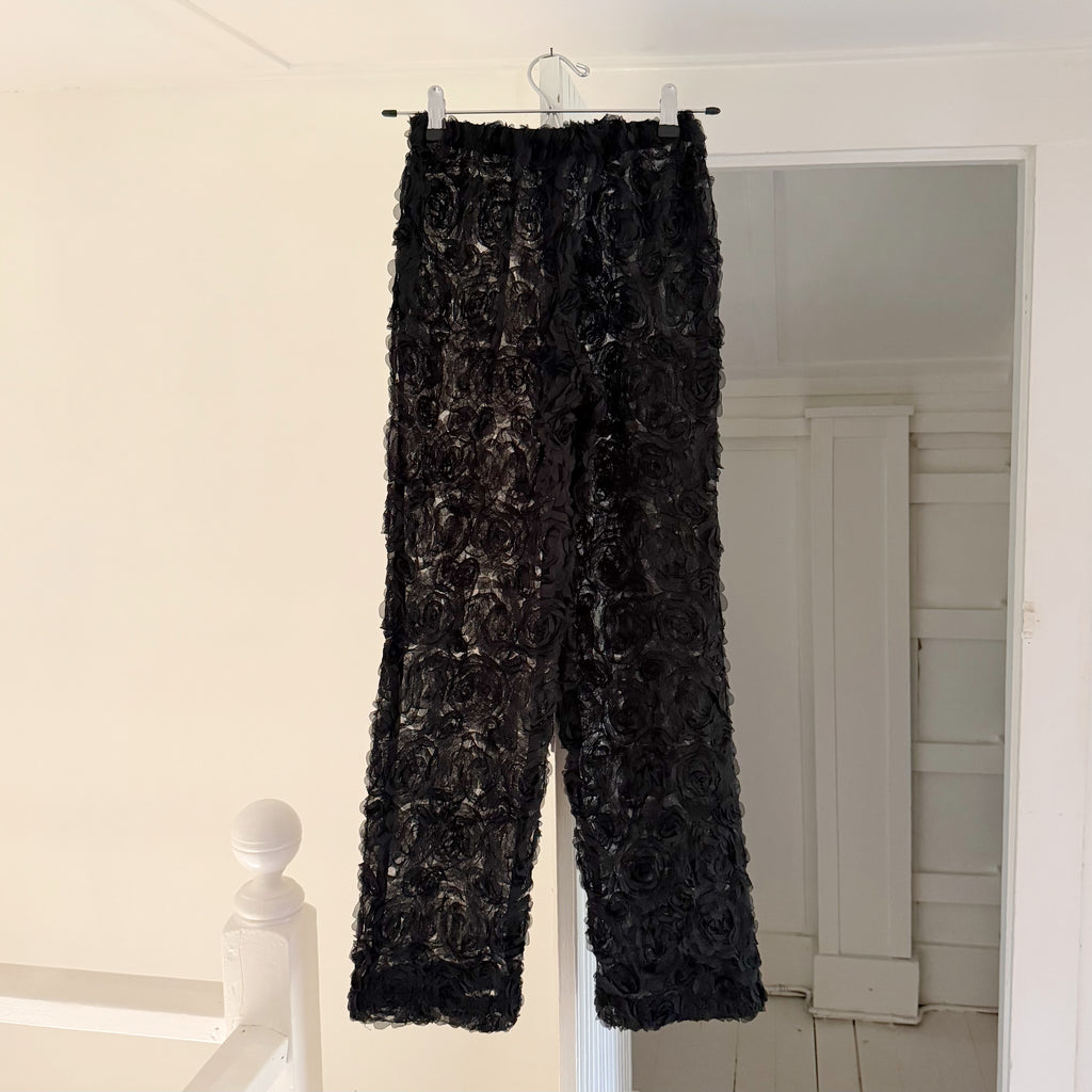 Kimchi Blue / Urban Outfitters Sheer Rosette Cropped Pant in Black