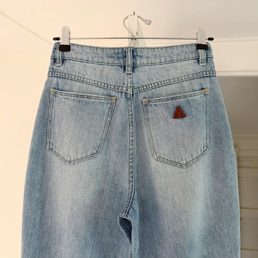 Abrand A ‘94 High Slim Distressed Straight Leg Jeans Wildlife Size AU 8/26