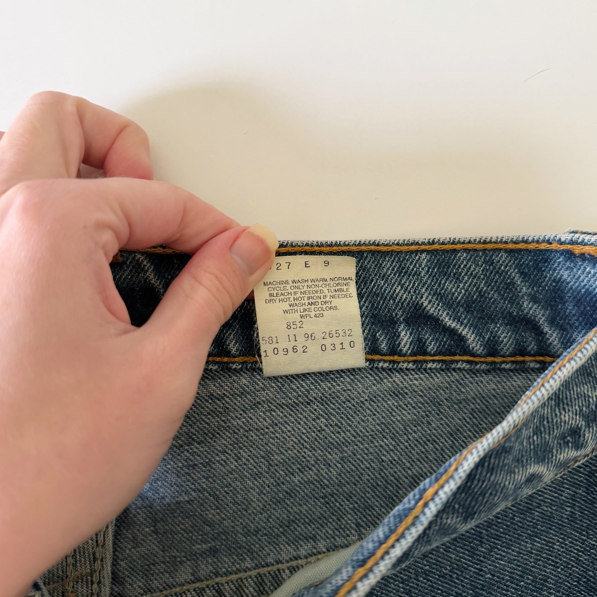 Levi's 962 Vintage '96 More Relaxed Fit Tapered Leg Jeans Size 1 Med