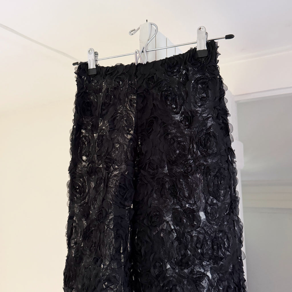 Kimchi Blue / Urban Outfitters Sheer Rosette Cropped Pant in Black