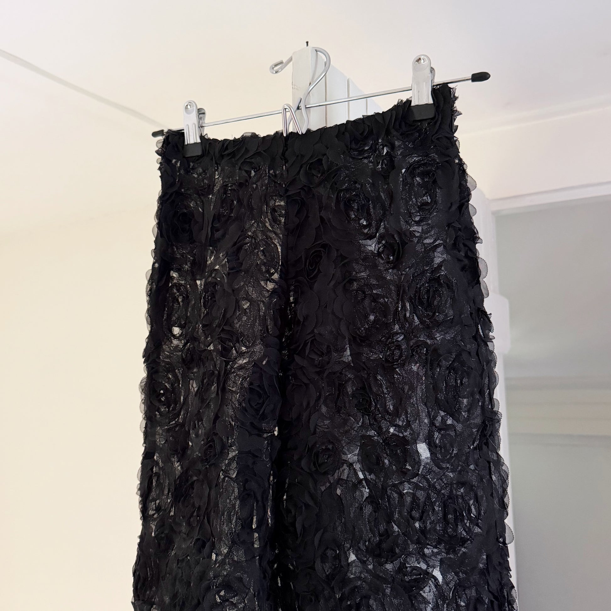Kimchi Blue / Urban Outfitters Sheer Rosette Cropped Pant in Black