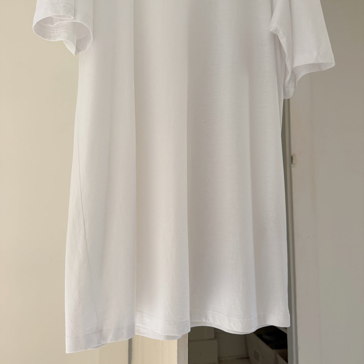 Toteme Tencel-Cotton Relaxed Tee Dress in White Size XS