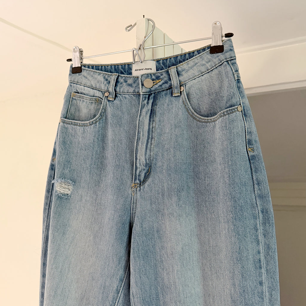 Abrand A ‘94 High Slim Distressed Straight Leg Jeans Wildlife Size AU 8/26