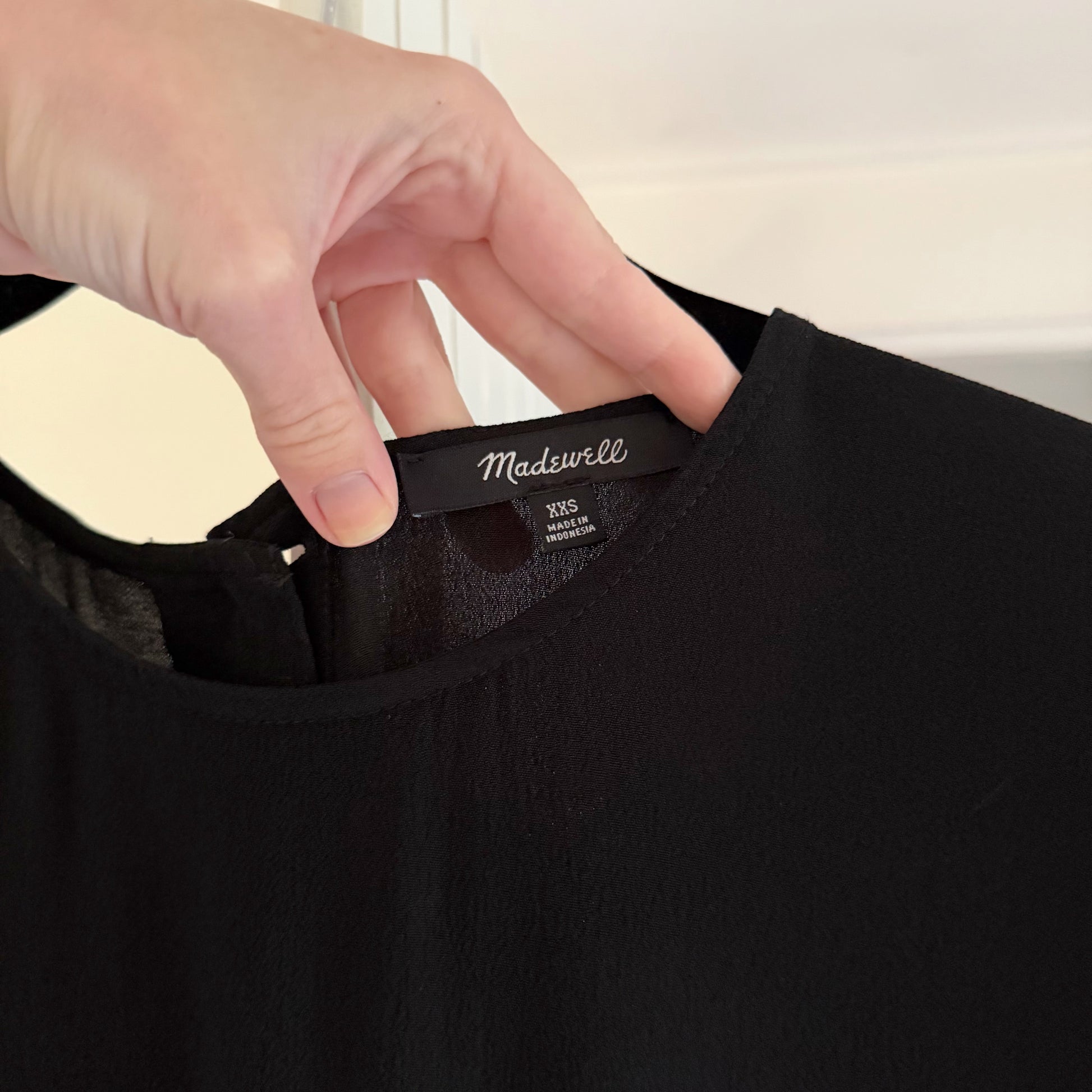 Madewell Crewneck Button-Back Easy Mini Dress in True Black Size XXS