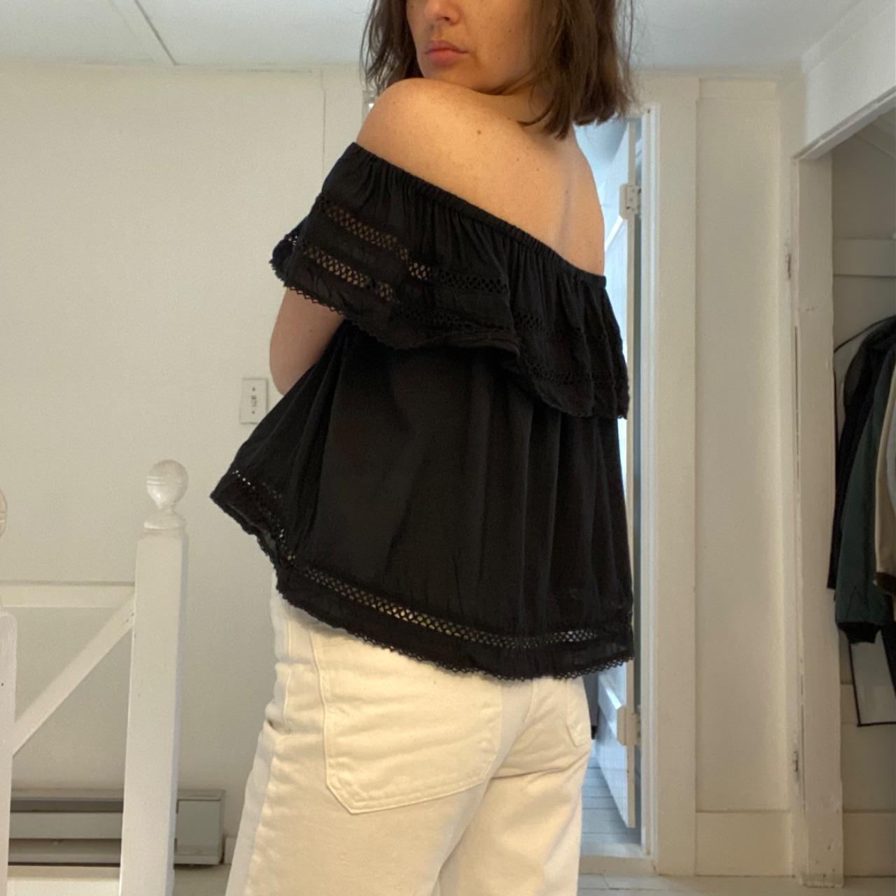 Wilfred / Aritzia Hollande Off Shoulder Eyelet Blouse Size XS