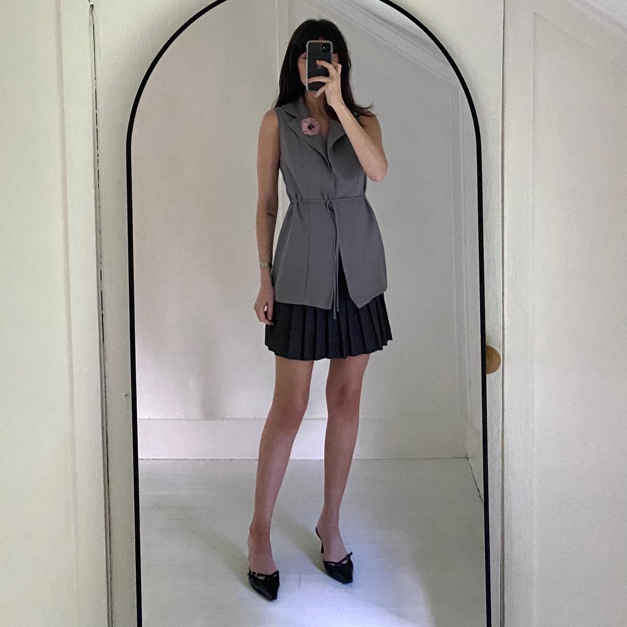 Breakin’ Loose Vintage Y2K Rosette Suit Vest Size 5/6