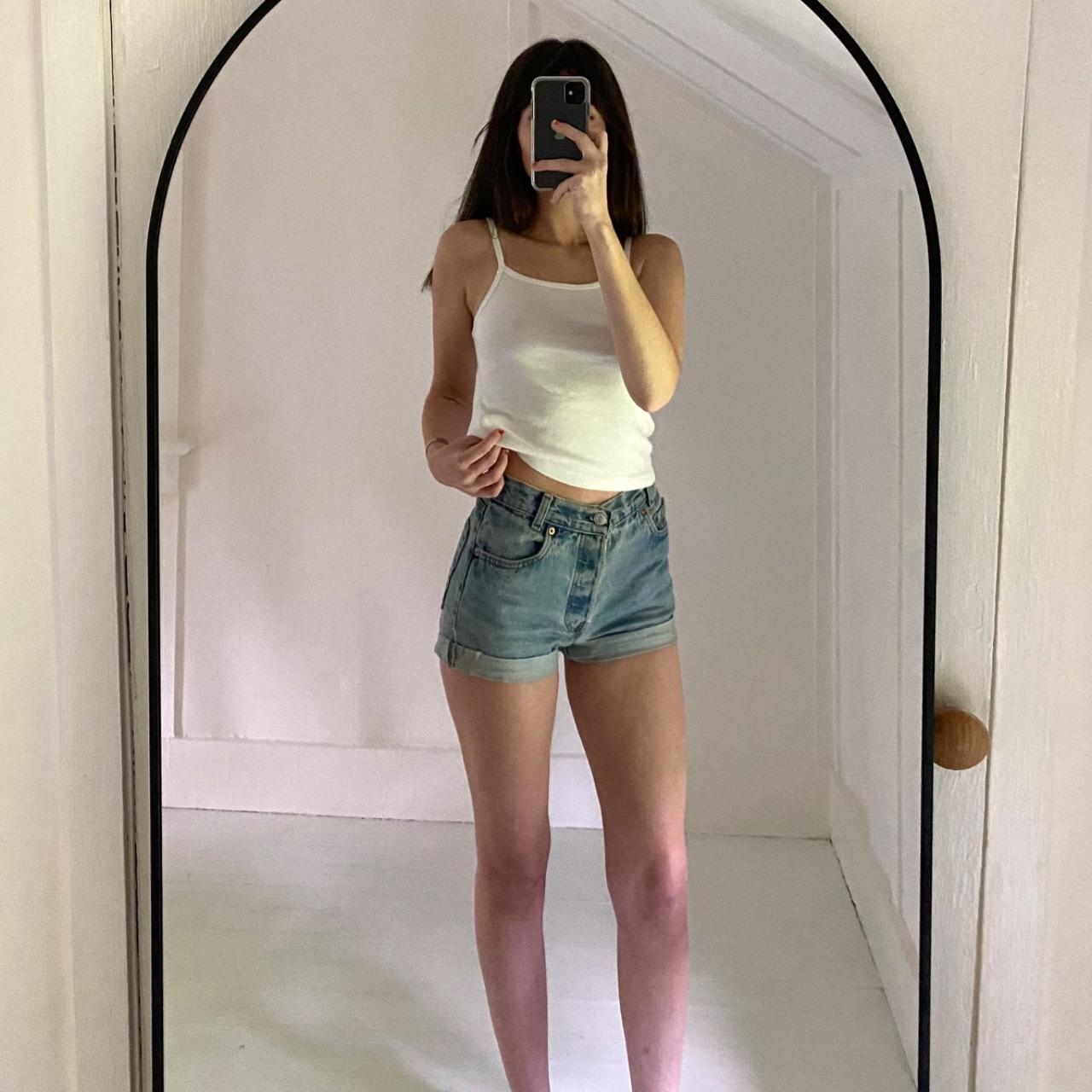 Levi’s 701 Student Vintage 90s Wedgie Fit Jean Shorts Size 26