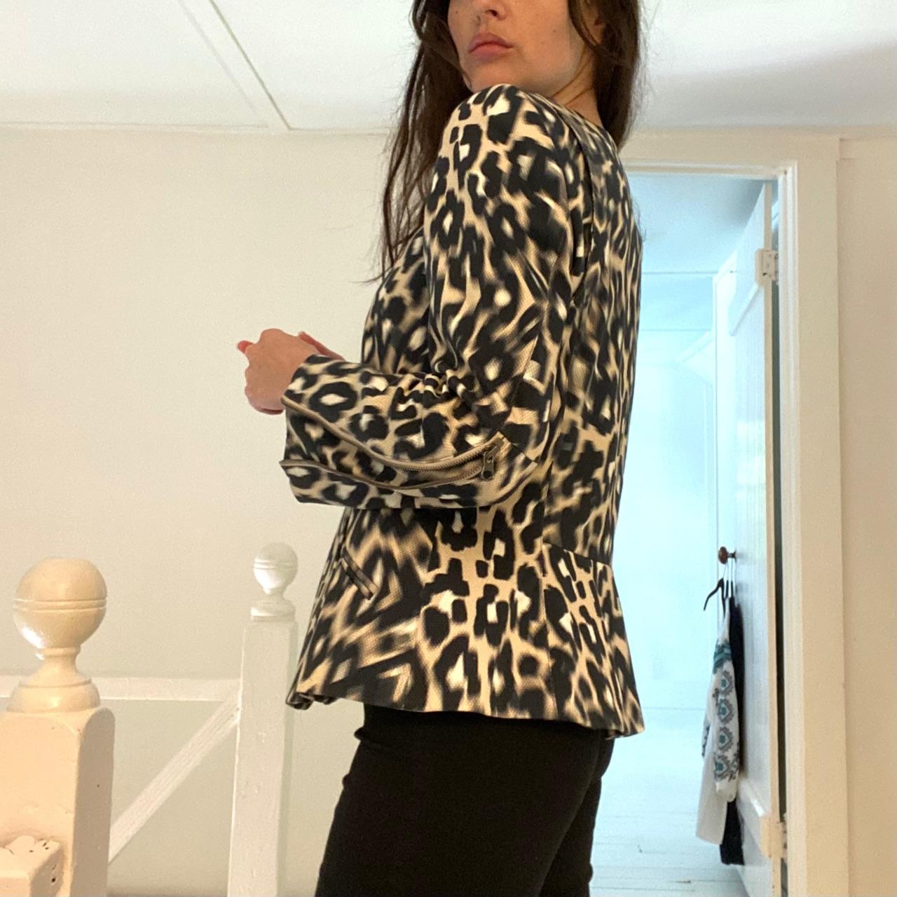 Escada Leopard Print Zip Front Blazer Jacket in Fantasy Size 38