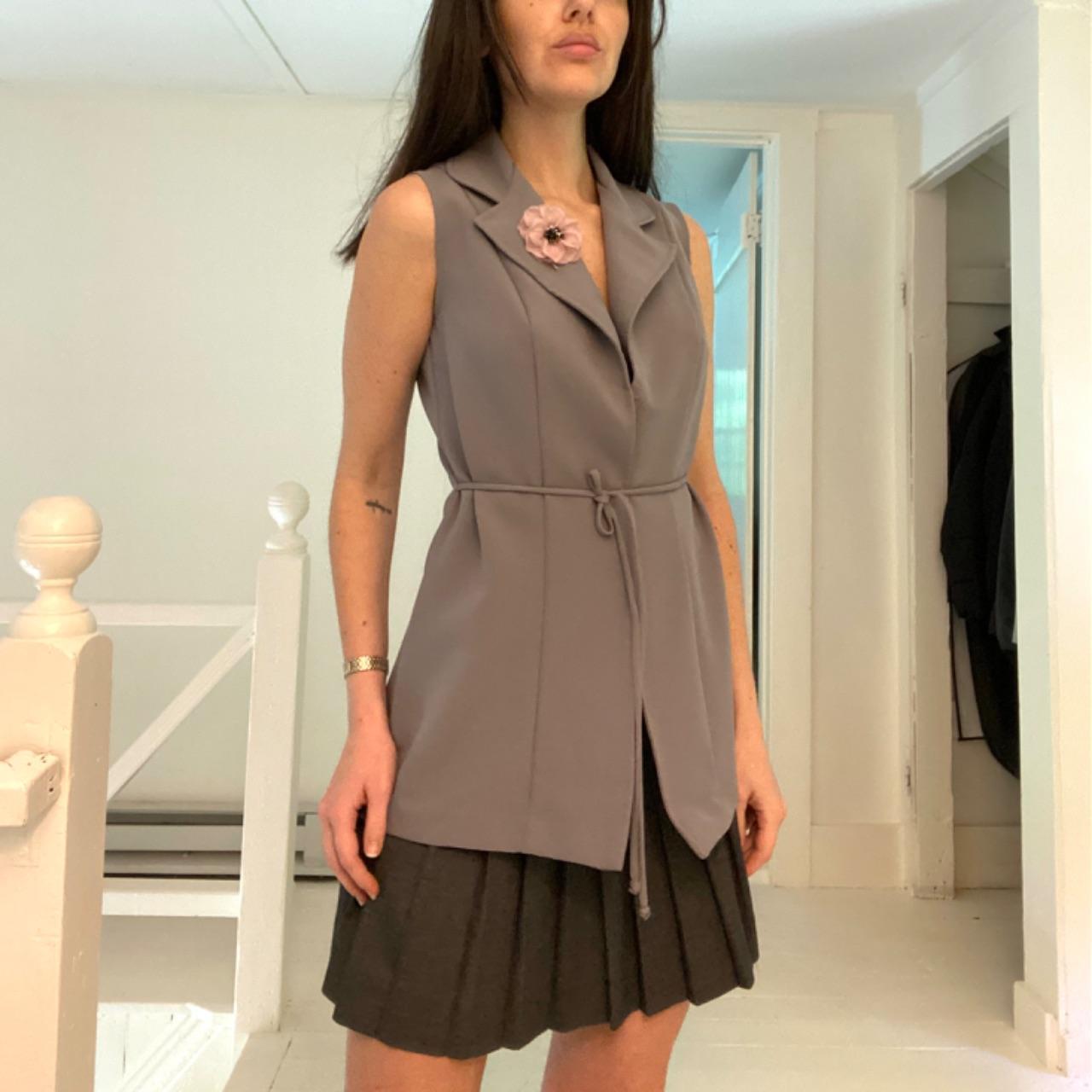 Breakin’ Loose Vintage Y2K Rosette Suit Vest Size 5/6