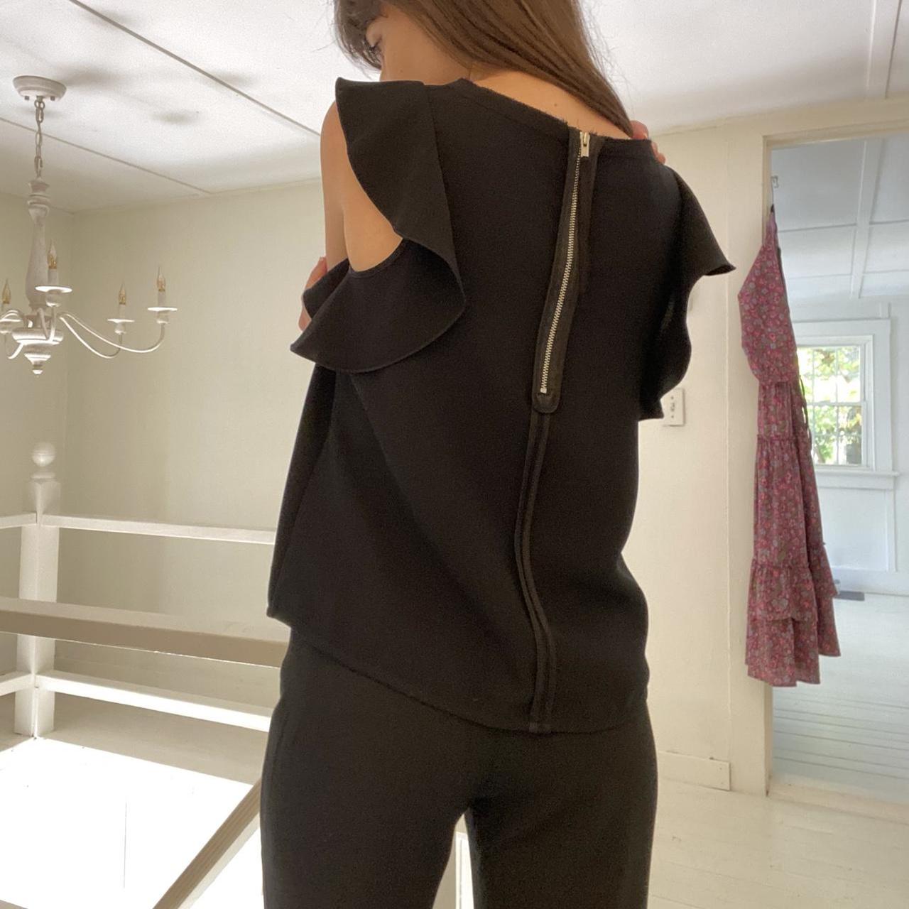 Elizabeth and James Tatum Ruffle Sleeve Top in Black Size S