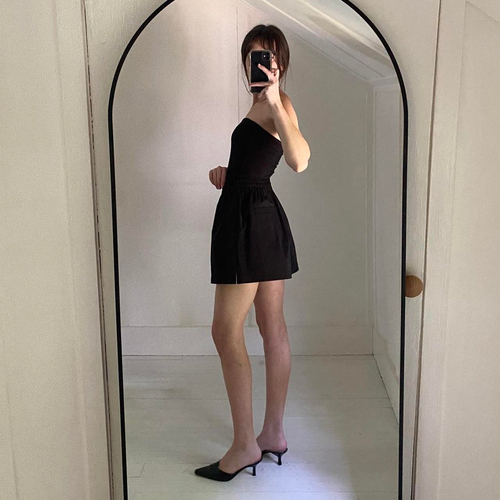 Helsa Tech Gabardine Shorts in Black Size S