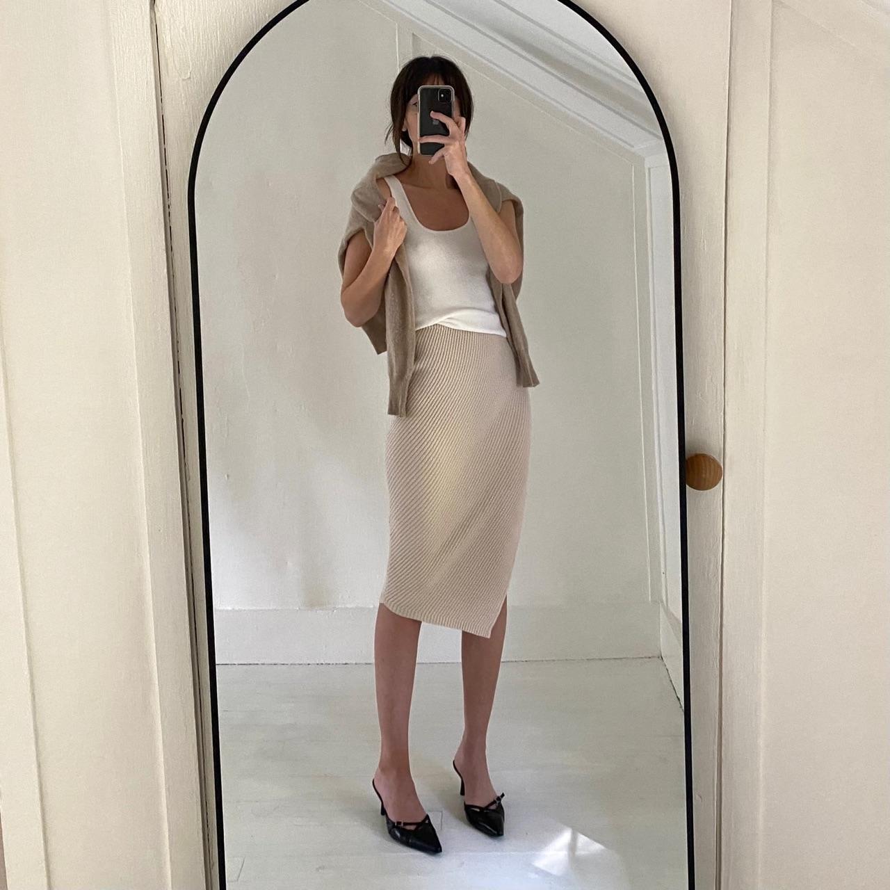 Theory Evian Stretch Twisted Rib Wool Knit Midi Skirt in Ecru Size P