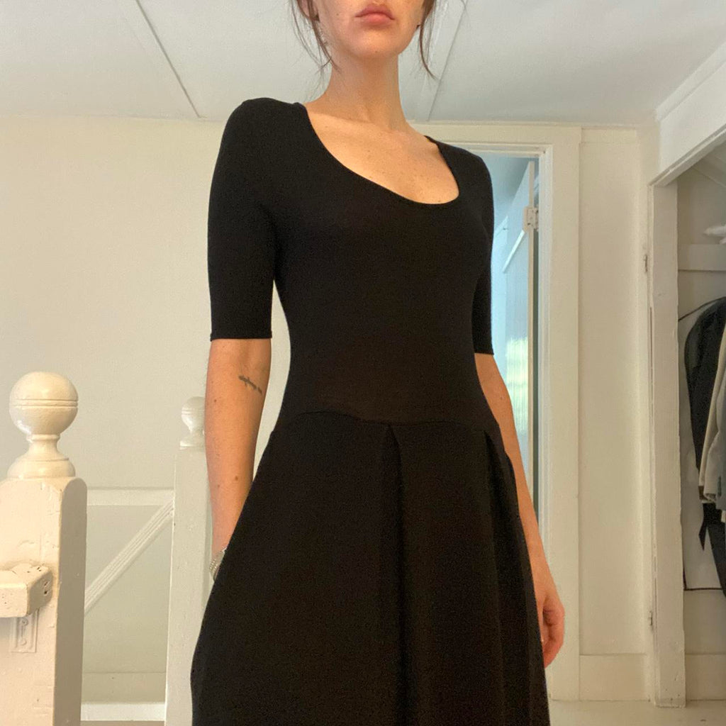 Blossom Pleated Knit Scoop Neck Drop Waist Midi Dress Size M