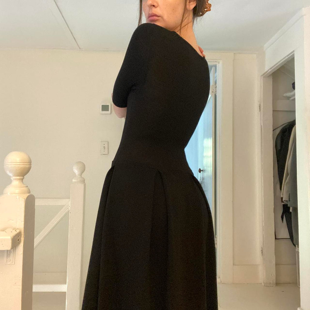 Blossom Pleated Knit Scoop Neck Drop Waist Midi Dress Size M