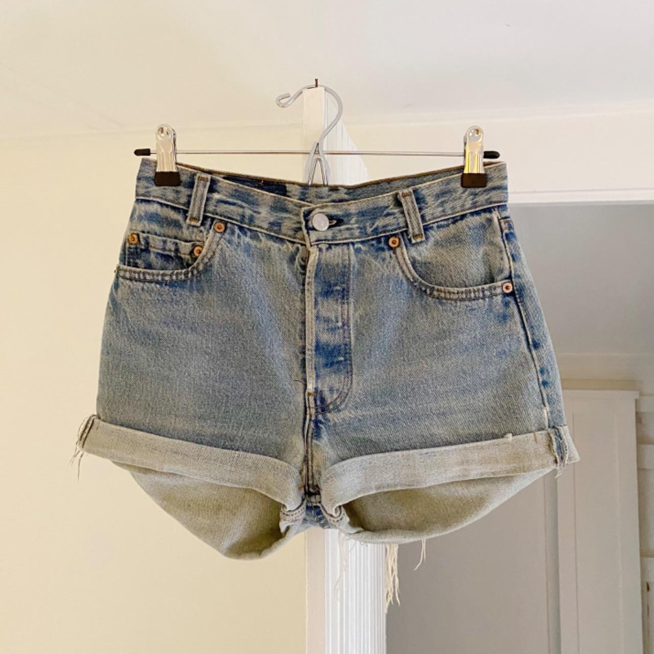 Levi’s 701 Student Vintage 90s Wedgie Fit Jean Shorts Size 26