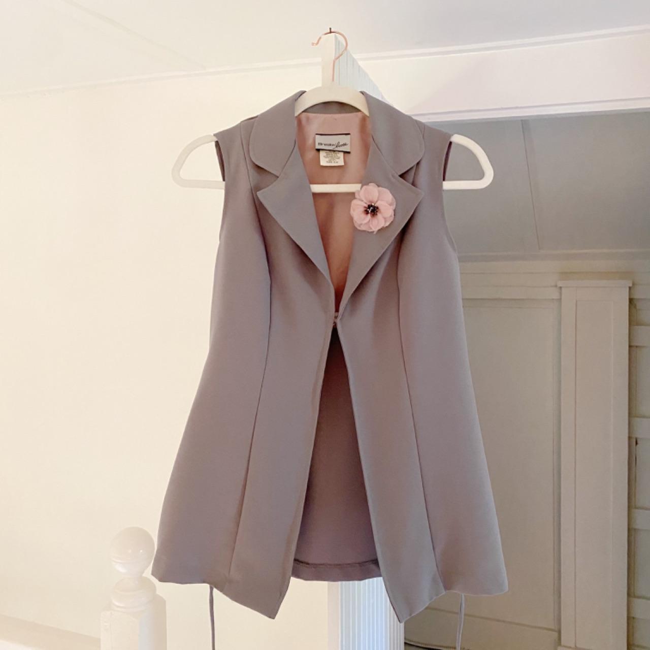 Breakin’ Loose Vintage Y2K Rosette Suit Vest Size 5/6